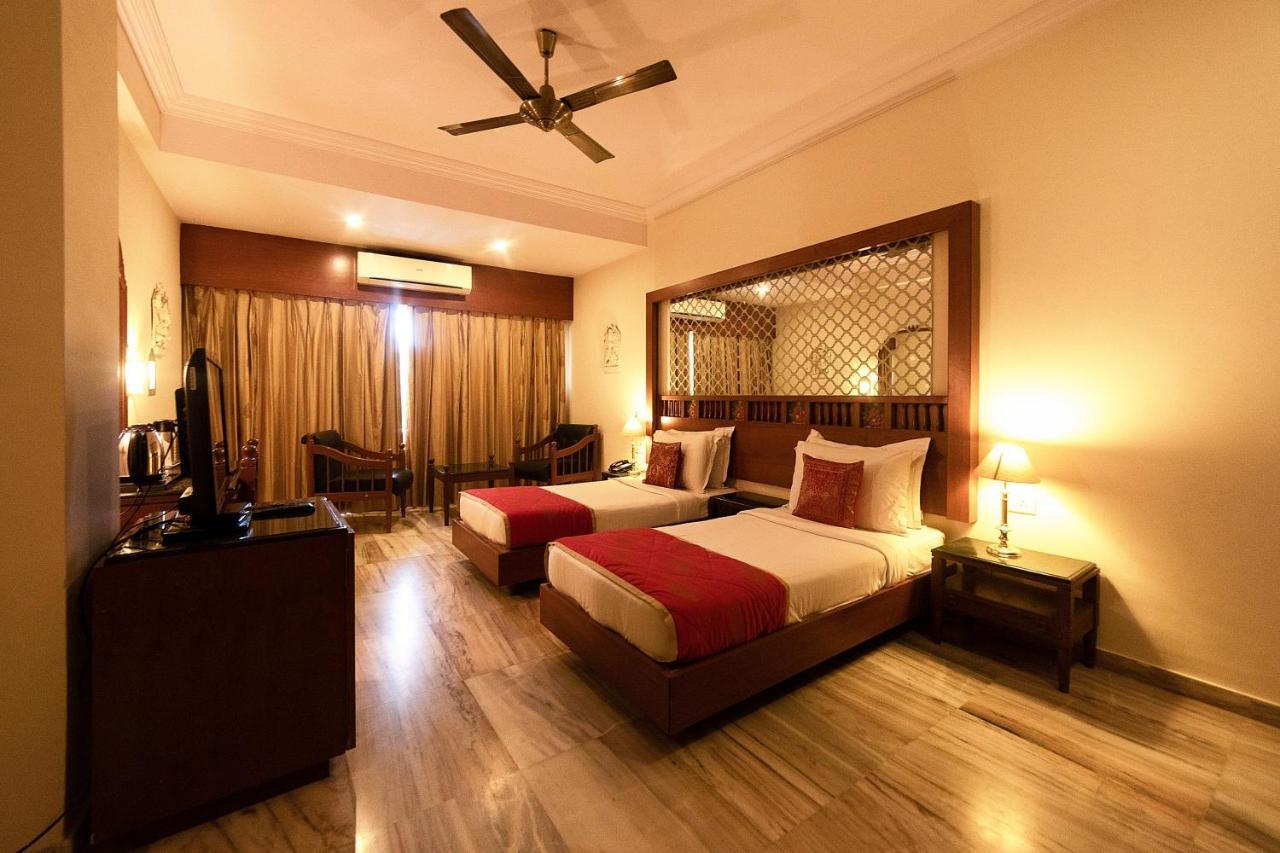 Hilltop Palace 3* Udaipur