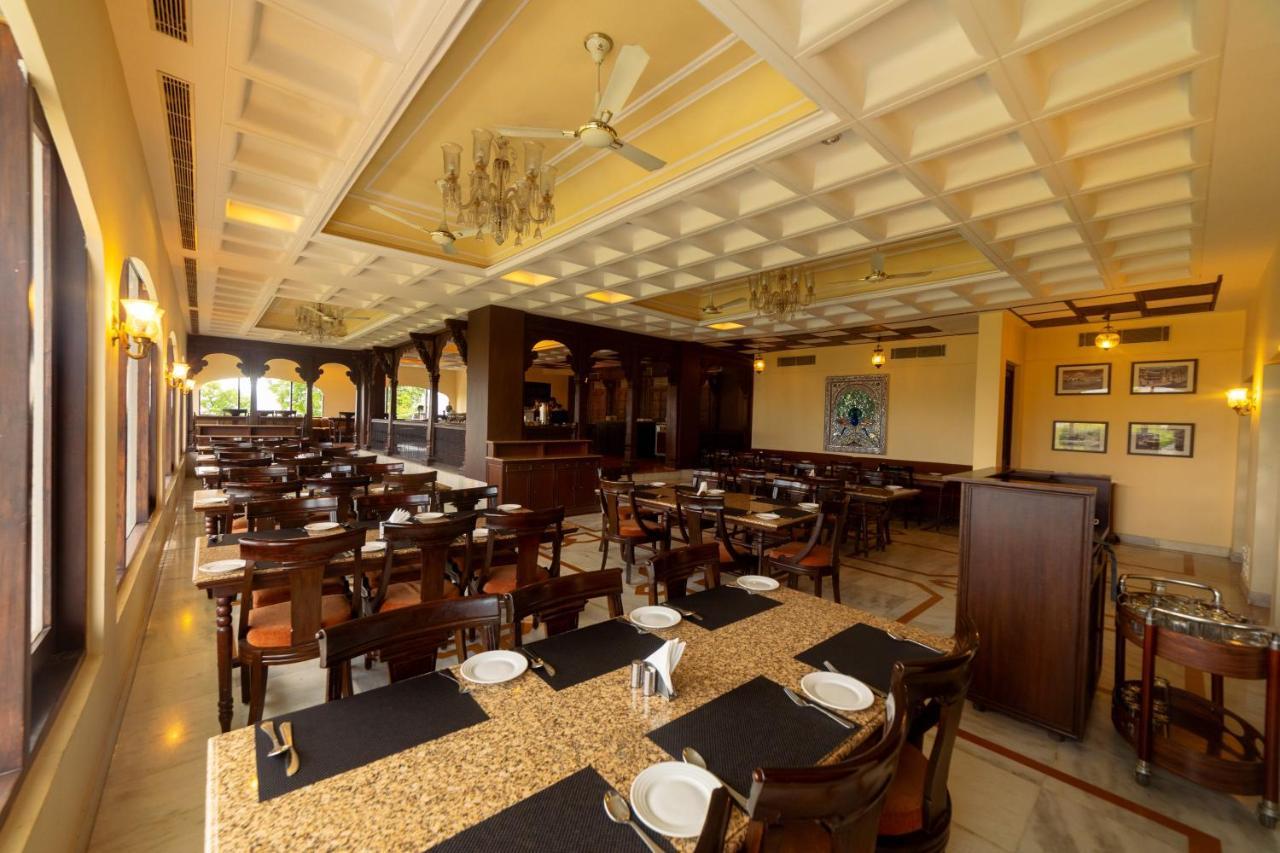 होटल Hilltop Palace Udaipur
