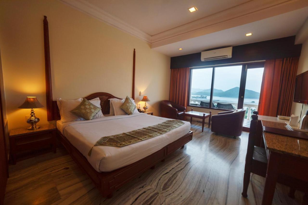Hilltop Palace 3* Udaipur