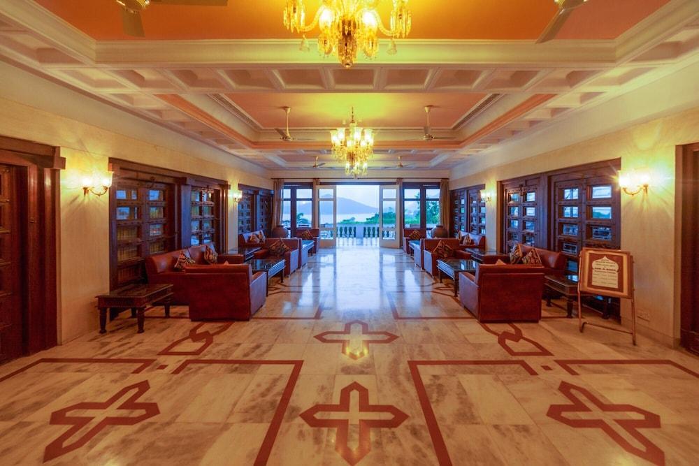 होटल Hilltop Palace