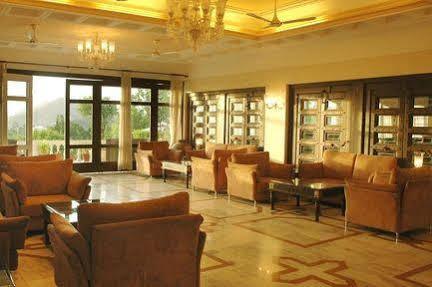 Hilltop Palace 3*