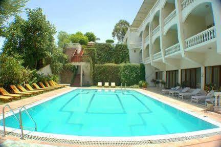 Hilltop Palace 3*