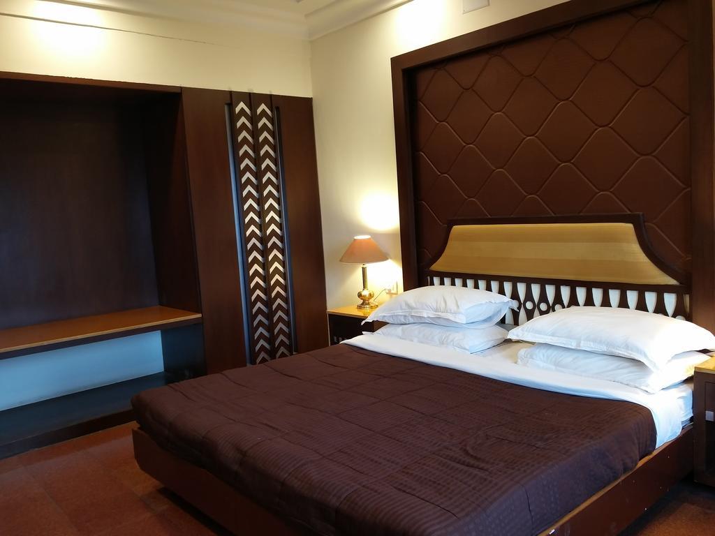 Hilltop Palace 3* Udaipur