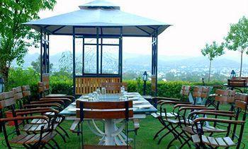 Hilltop Palace होटल