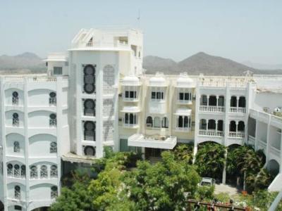 Hilltop Palace 3* Udaipur