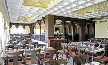 होटल Hilltop Palace 3*