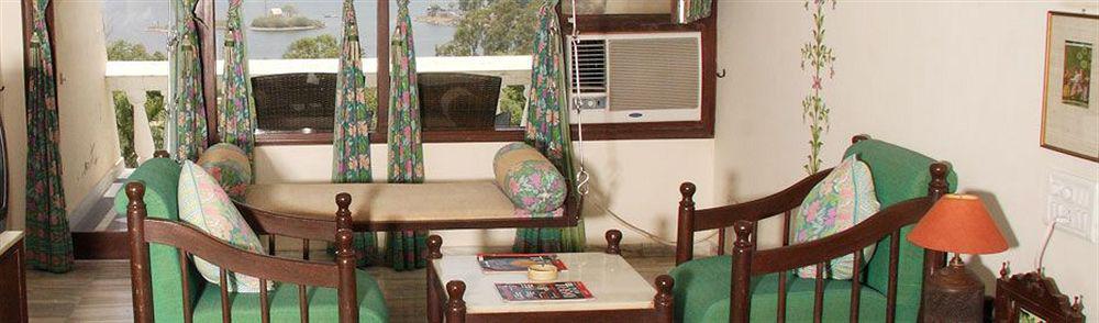 Hilltop Palace 3* Udaipur