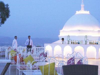 Hotel Hilltop Palace